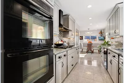 105 King Lane, Des Plaines, IL 60016 - Photo 8