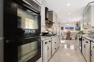 105 King Ln, Des Plaines, IL 60016 - Photo 8