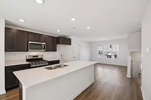 903 Briar Gln Ct, Hampshire, IL 60140 - Photo 6