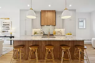 2246 W Lyndale St, Chicago, IL 60647 - Photo 2