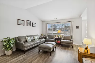 305 Crestview Drive #D, Wauconda, IL 60084 - Photo 2