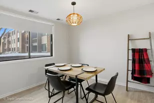 440 Raintree Ct, Glen Ellyn, IL 60137 - Photo 10