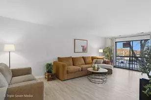 440 Raintree Ct, Glen Ellyn, IL 60137 - Photo 8