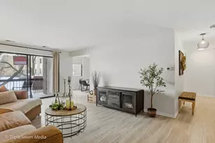 440 Raintree Ct, Glen Ellyn, IL 60137 - Photo 6