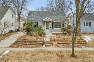 1034 W New York St, Aurora, IL 60506 - Photo 1