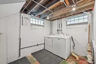 1034 W New York St, Aurora, IL 60506 - Photo 22