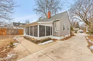 1034 W New York St, Aurora, IL 60506 - Photo 28