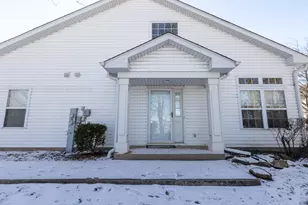 1693 Waterford Rd, North Aurora, IL 60542 - Photo 2