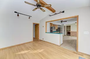 28W313 Batavia Rd, Warrenville, IL 60555 - Photo 22