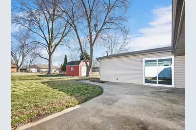 27 Hawthorne Lane, Streamwood, IL 60107 - Photo 18