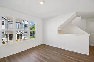 905 Briar Gln Ct, Hampshire, IL 60140 - Photo 4