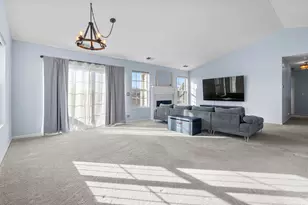 1281 Merrimack Ct, Crystal Lake, IL 60014 - Photo 4