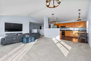 1281 Merrimack Ct, Crystal Lake, IL 60014 - Photo 6