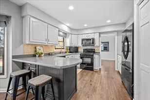 1271 Herrington Rd, Geneva, IL 60134 - Photo 14