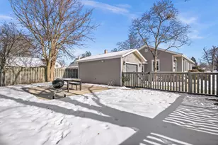 817 E Forest Ave, Wheaton, IL 60187 - Photo 30