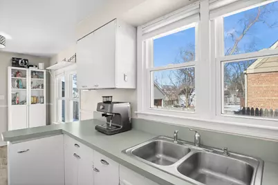 817 E Forest Avenue, Wheaton, IL 60187 - Photo 12