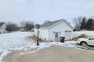 707 Douglas Ave, Ashton, IL 61006 - Photo 20