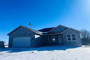 366 N 2959th Rd, Lasalle, IL 61301 - Photo 1