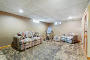 913 E 162nd Pl, South Holland, IL 60473 - Photo 16