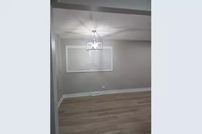 8511 S Parkside Avenue, Burbank, IL 60459 - Photo 4