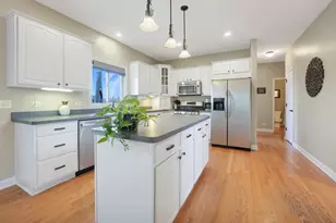 3135 Wild Meadow Ln, Aurora, IL 60504 - Photo 10