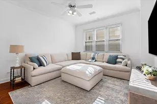 1645 W Wolfram St, Chicago, IL 60657 - Photo 14