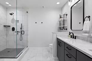 1645 W Wolfram St, Chicago, IL 60657 - Photo 22