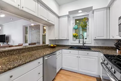 1645 W Wolfram Street #1, Chicago, IL 60657 - Photo 12