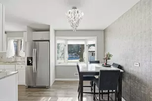 537 E 161st Pl, South Holland, IL 60473 - Photo 6