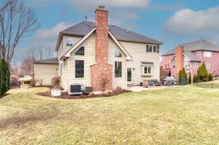 1061 Sean Cir, Darien, IL 60561 - Photo 40