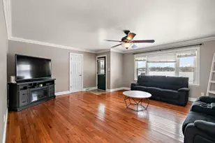 1224 W Hawkins St, Kankakee, IL 60901 - Photo 2