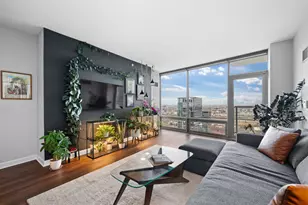 100 E 14th St, Chicago, IL 60605 - Photo 2