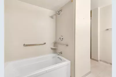 129 Acacia Circle #106E, Indian Head Park, IL 60525 - Photo 18