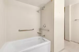 129 Acacia Cir, Indian Head Park, IL 60525 - Photo 18