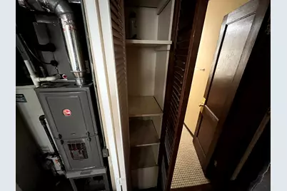 4263 W Montrose Avenue, Chicago, IL 60641 - Photo 6