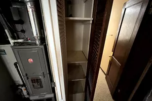 4263 W Montrose Ave, Chicago, IL 60641 - Photo 6