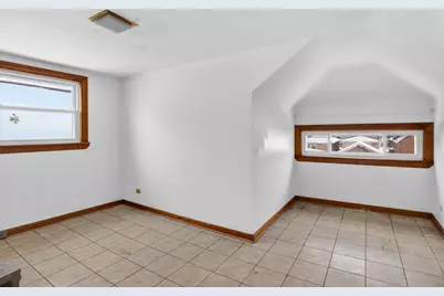 8330 S Essex Avenue, Chicago, IL 60617 - Photo 24