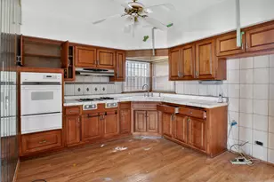 8330 S Essex Ave, Chicago, IL 60617 - Photo 12