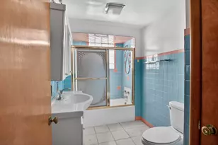 8330 S Essex Ave, Chicago, IL 60617 - Photo 16