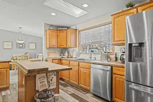 5644 Buttercup Ln, Machesney Park, IL 61115 - Photo 18