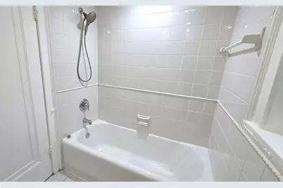 8910 Skokie Boulevard #2N, Skokie, IL 60077 - Photo 10