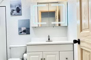 880 Old Willow Rd, Prospect Heights, IL 60070 - Photo 8