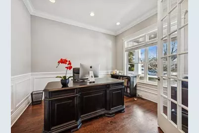 688 S Mitchell Avenue, Elmhurst, IL 60126 - Photo 2