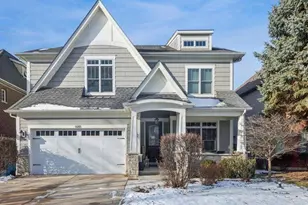 688 S Mitchell Ave, Elmhurst, IL 60126 - Photo 1