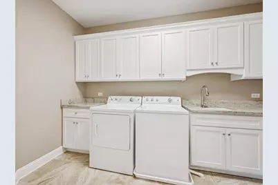 688 S Mitchell Avenue, Elmhurst, IL 60126 - Photo 18