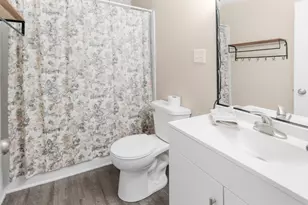 1004 N Mill St, Naperville, IL 60563 - Photo 12