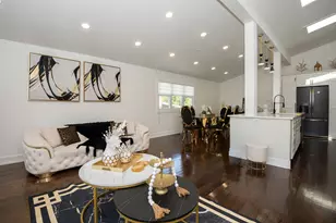 9909 N Huber Ln, Niles, IL 60714 - Photo 6