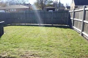 10226 S California Ave, Evergreen Park, IL 60805 - Photo 14