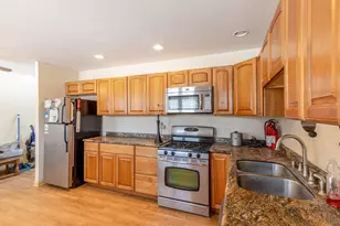 590 Durham Ct, Hoffman Estates, IL 60169 - Photo 10