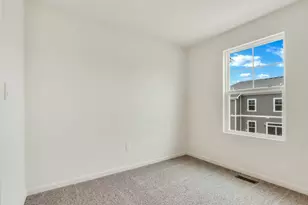 565 Yosemite Wy, Mundelein, IL 60060 - Photo 18